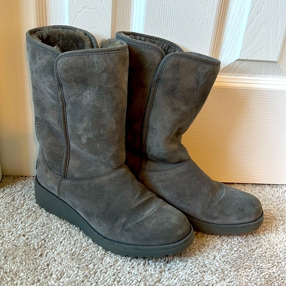 UGG’s midcalf boots, size 7, gray